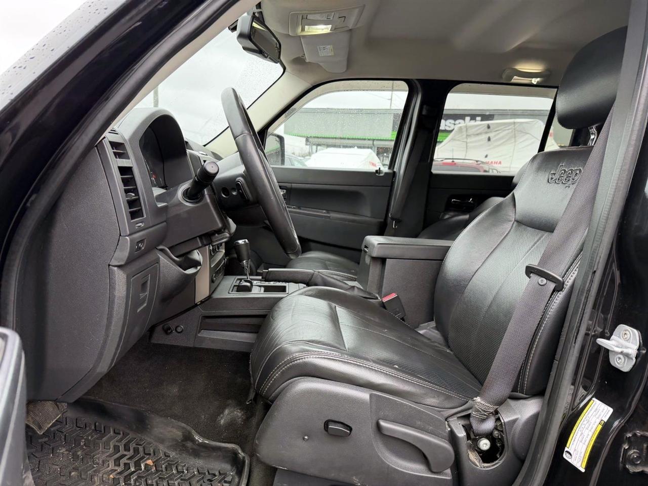 Jeep Liberty 4WD 4dr Sport Latitude 2012