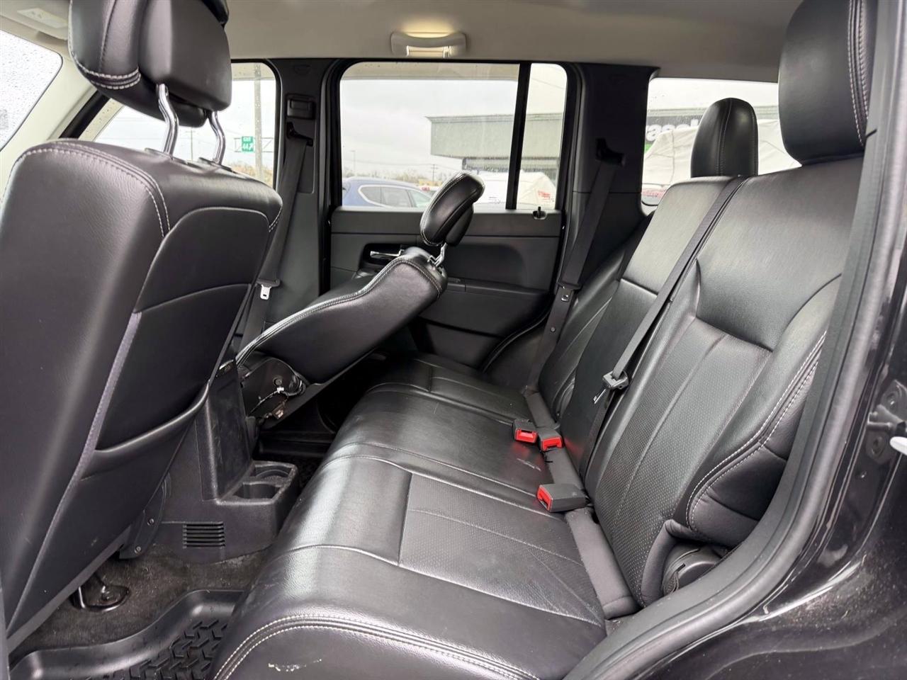 Jeep Liberty 4WD 4dr Sport Latitude 2012