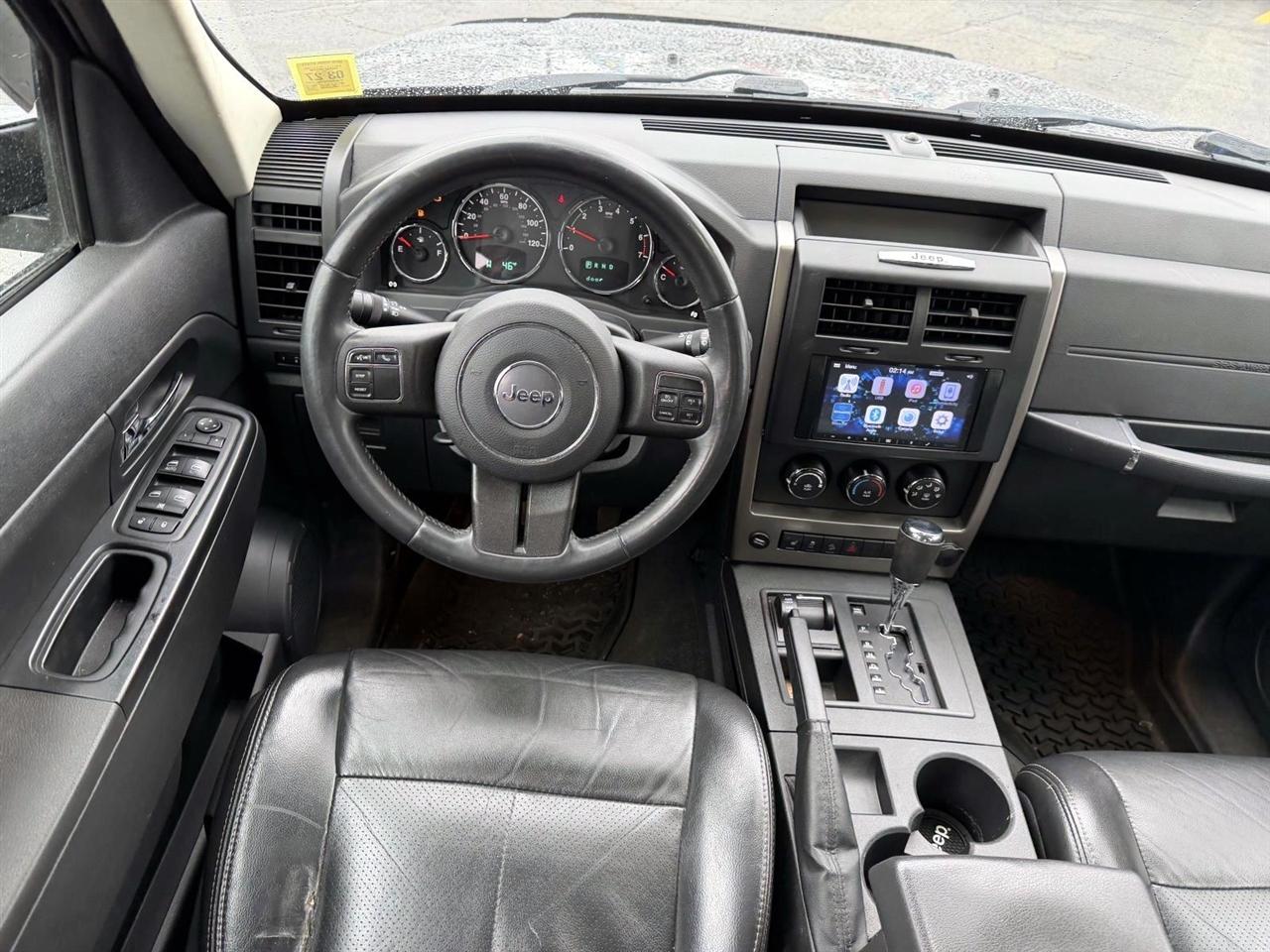 Jeep Liberty 4WD 4dr Sport Latitude 2012