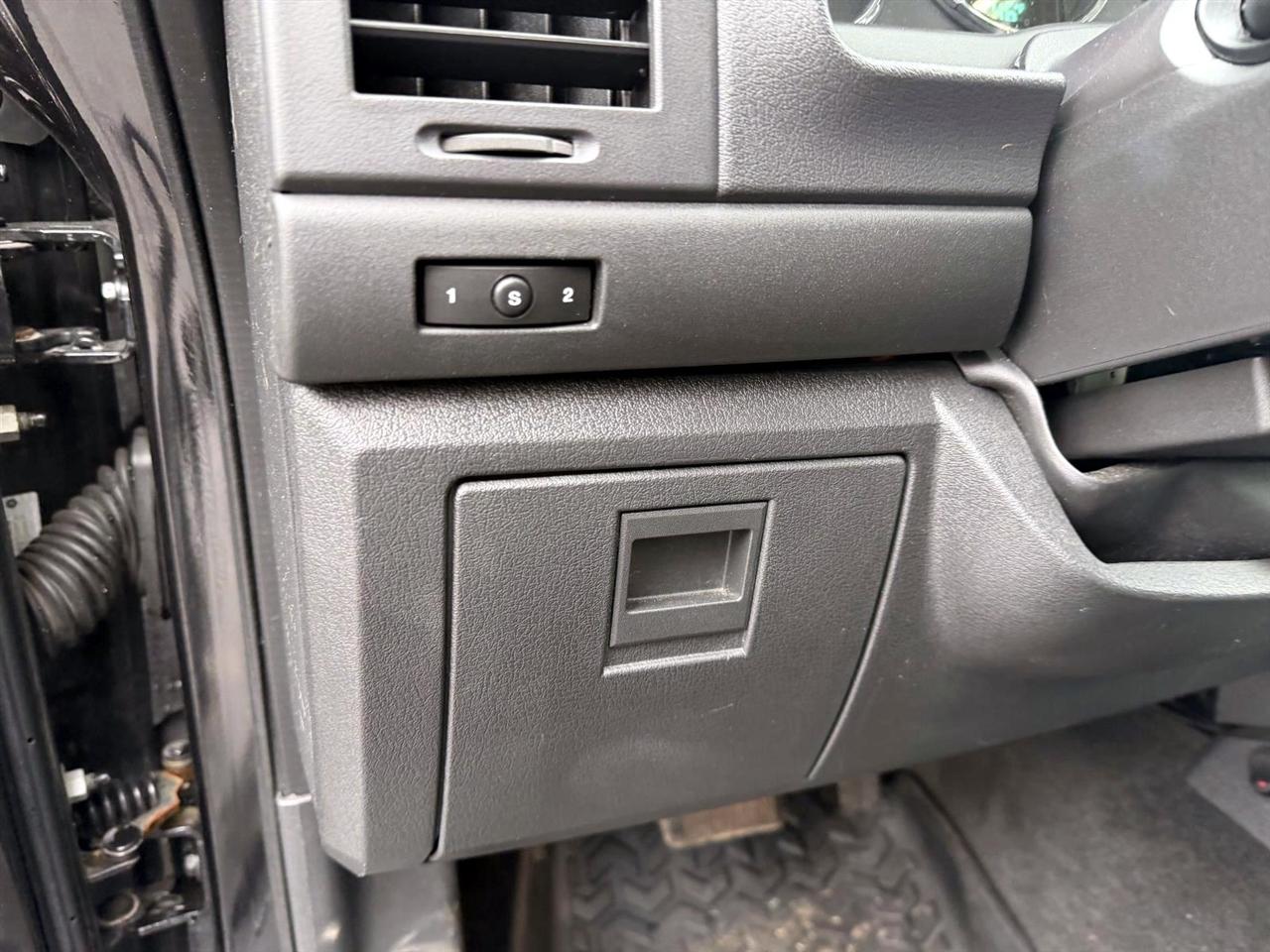 Jeep Liberty 4WD 4dr Sport Latitude 2012