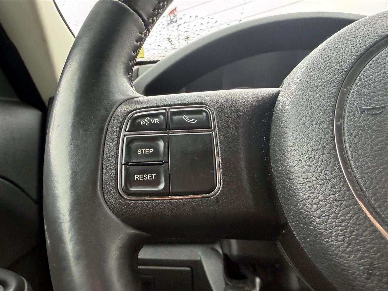 Jeep Liberty 4WD 4dr Sport Latitude 2012