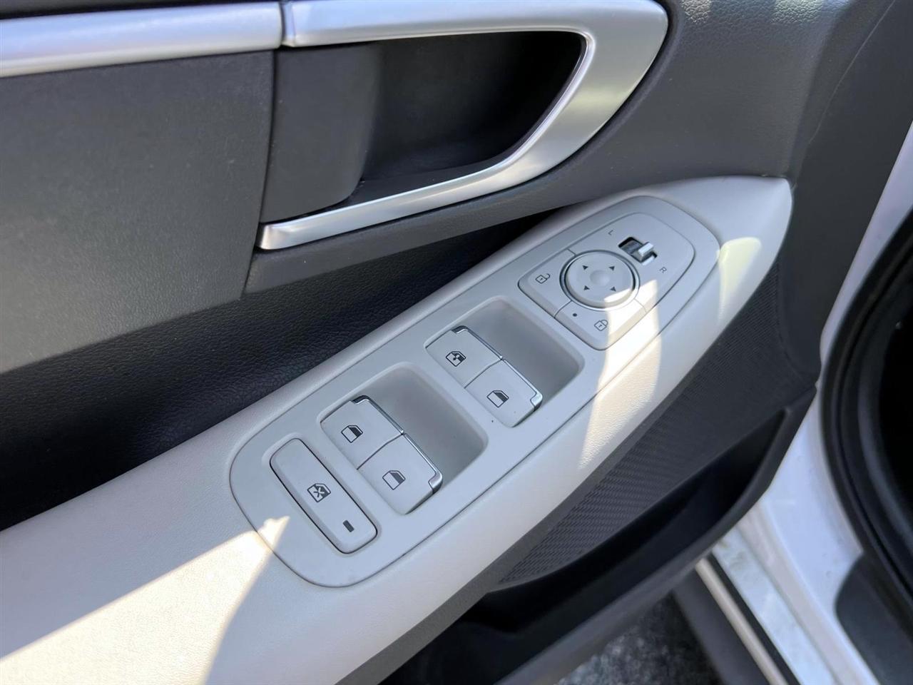 Hyundai Sonata SE 2.5L *Ltd Avail* 2023