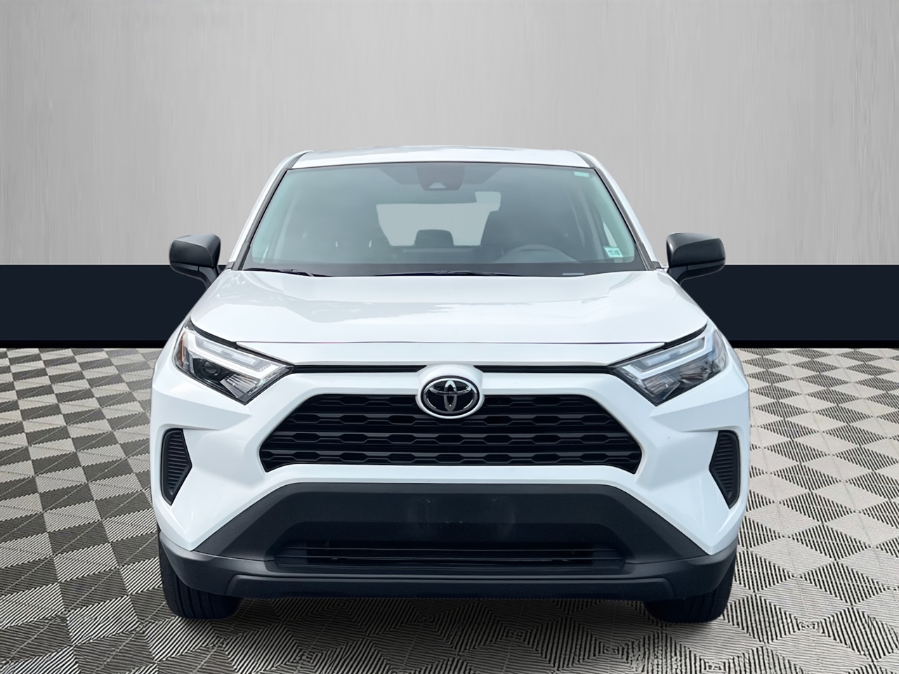 2024 Toyota RAV4 LE's photo