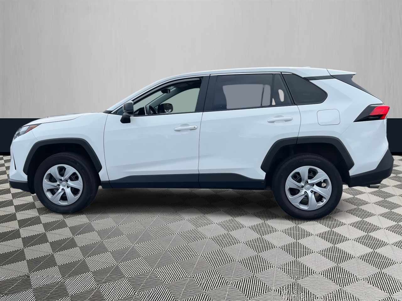 Toyota RAV4 LE AWD (Natl) 2024