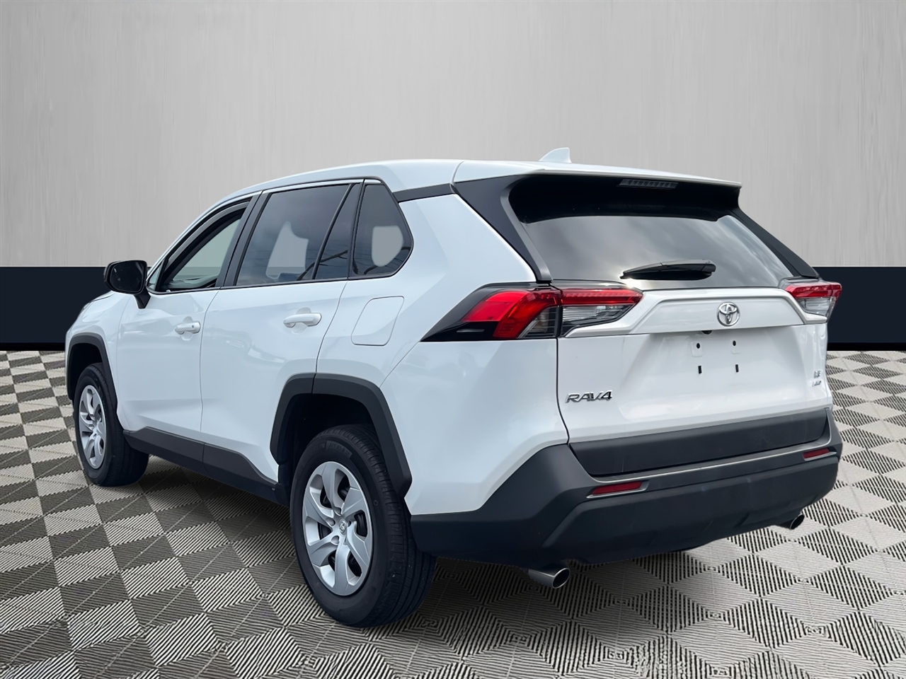 Toyota RAV4 LE AWD (Natl) 2024