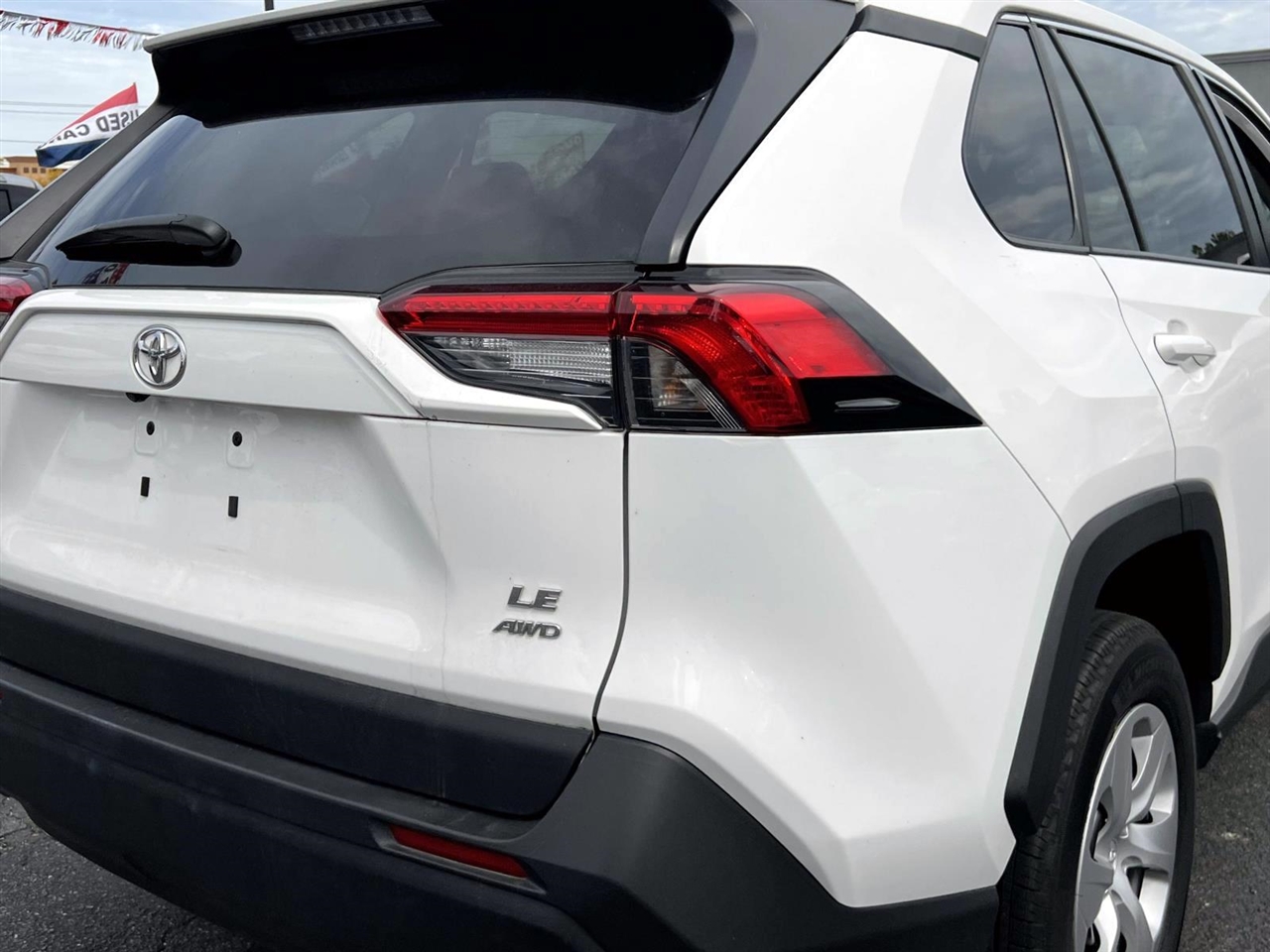 Toyota RAV4 LE AWD (Natl) 2024