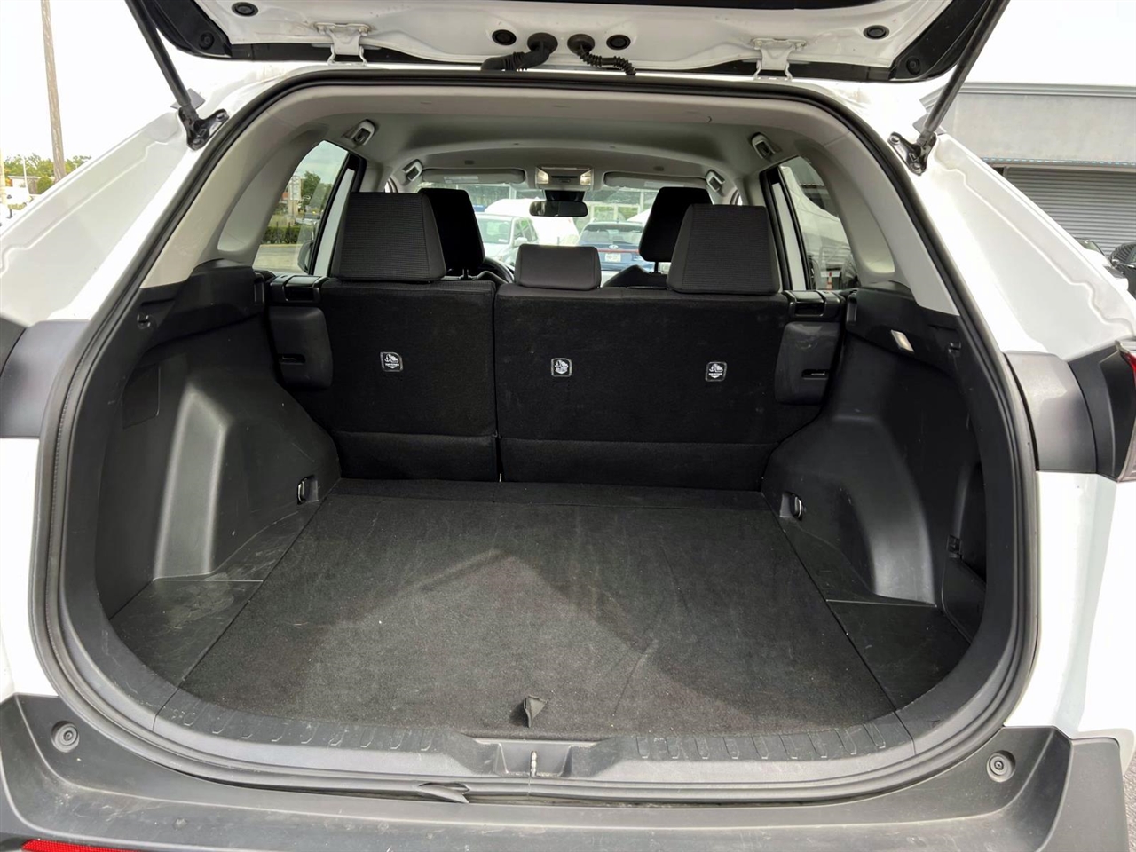 Toyota RAV4 LE AWD (Natl) 2024