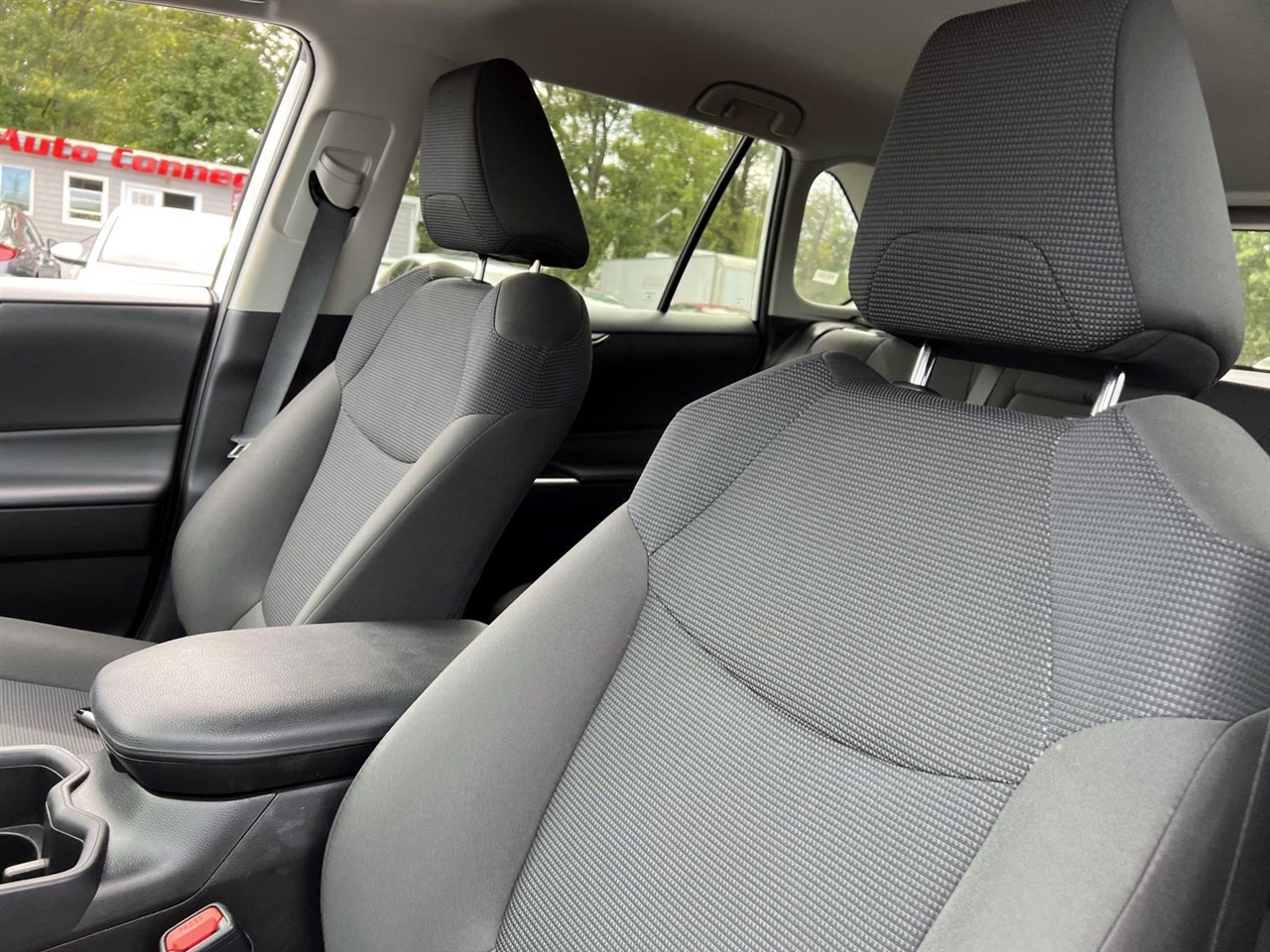 Toyota RAV4 LE AWD (Natl) 2024