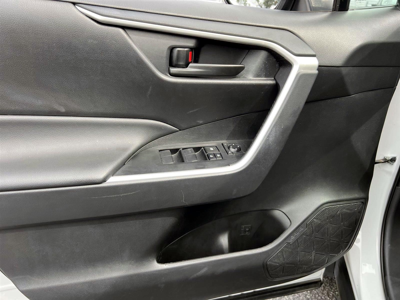 Toyota RAV4 LE AWD (Natl) 2024