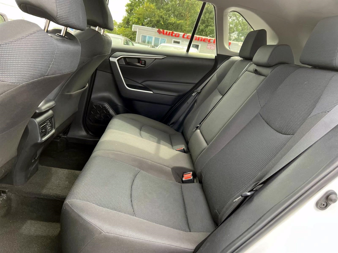 Toyota RAV4 LE AWD (Natl) 2024