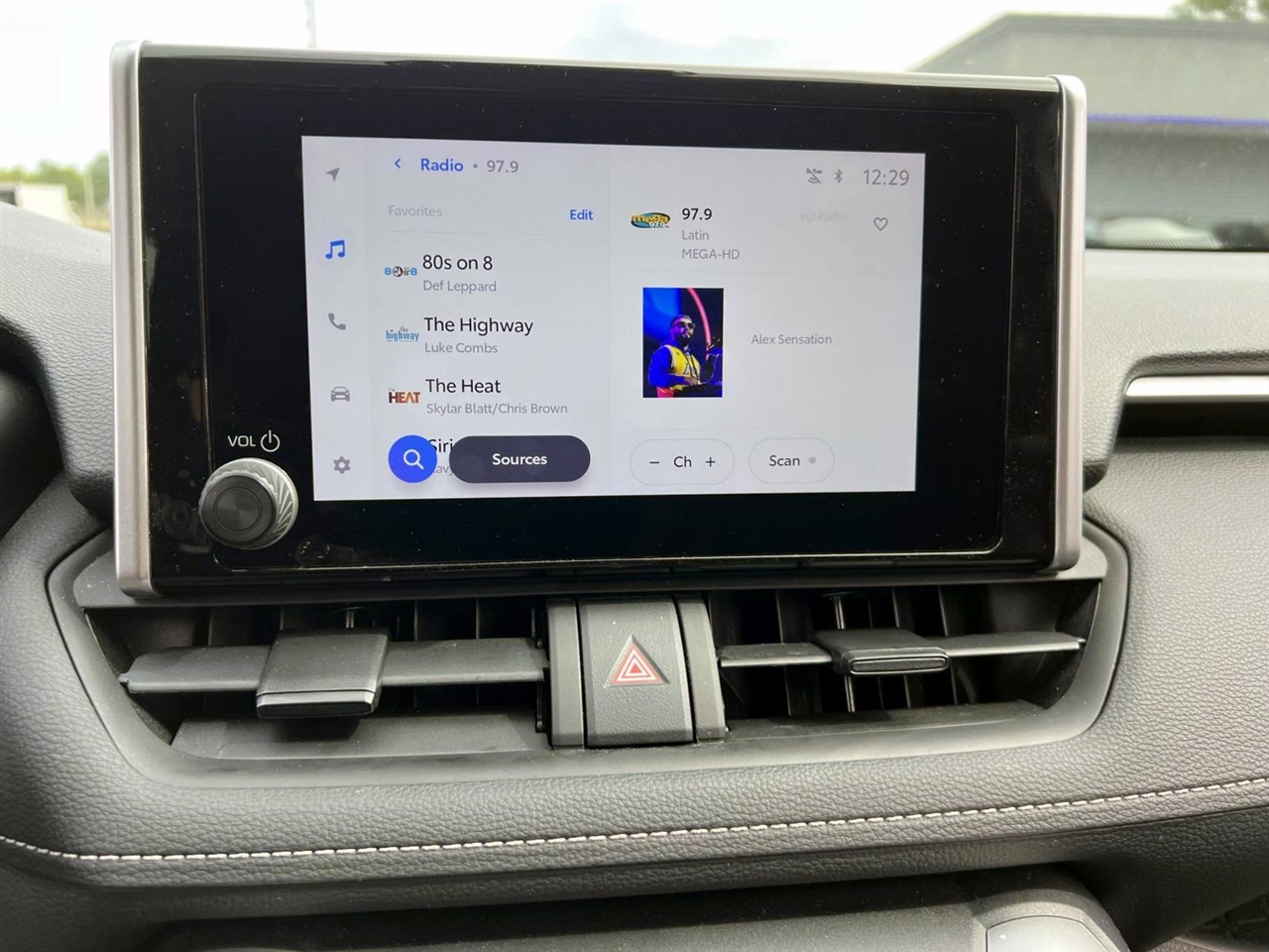 Toyota RAV4 LE AWD (Natl) 2024