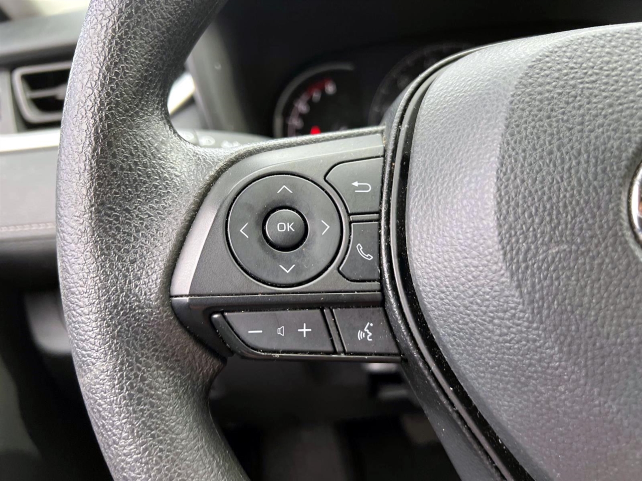 Toyota RAV4 LE AWD (Natl) 2024