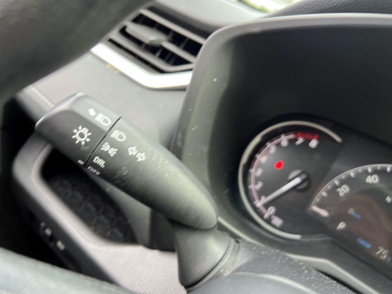 Toyota RAV4 LE AWD (Natl) 2024