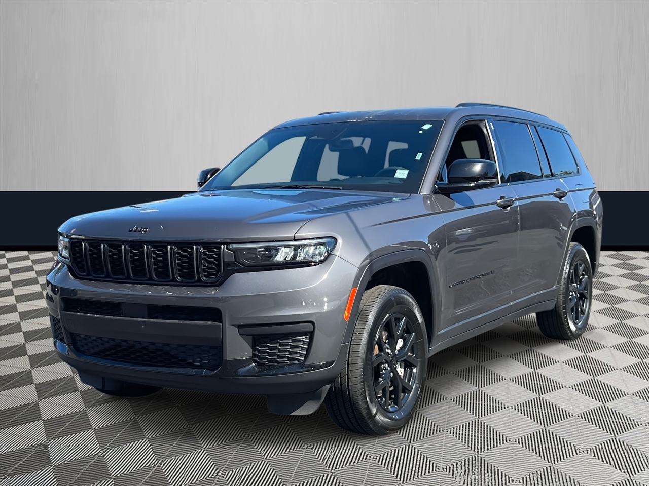 2024 Jeep Grand Cherokee Laredo photo 3