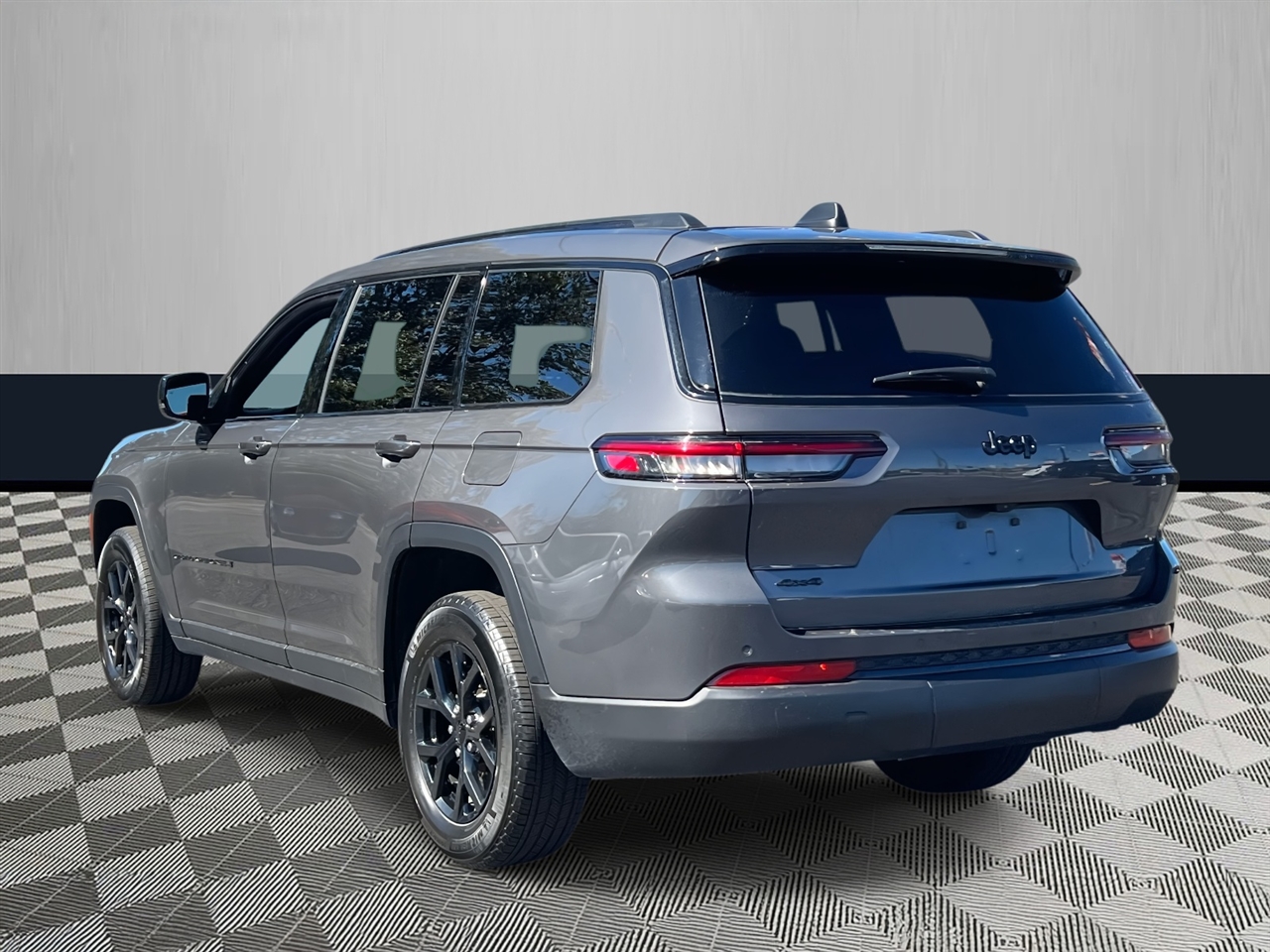 2024 Jeep Grand Cherokee Laredo photo 4
