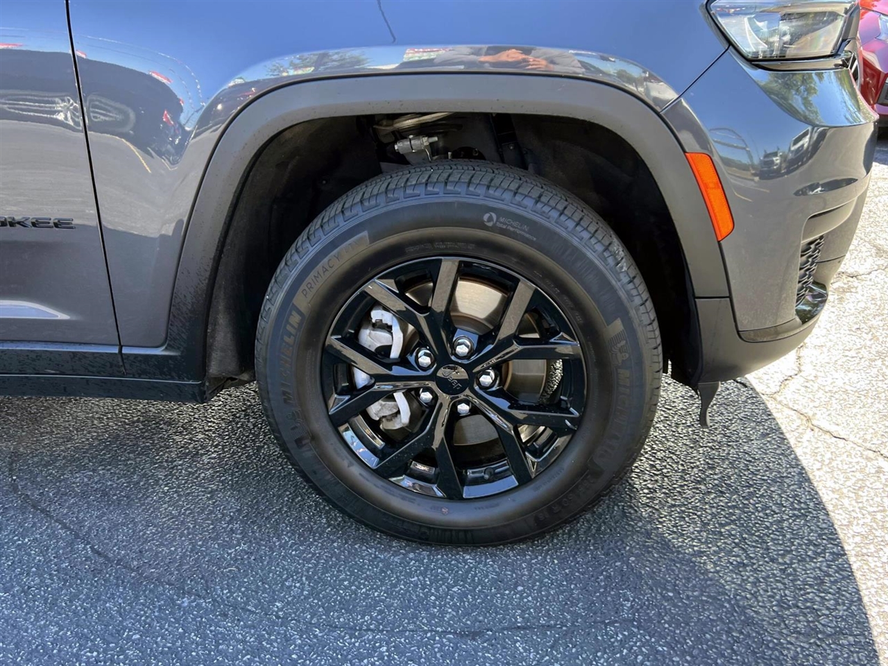 2024 Jeep Grand Cherokee Laredo photo 8