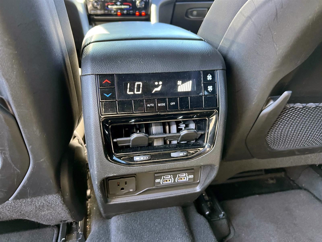 2024 Jeep Grand Cherokee Laredo photo 18