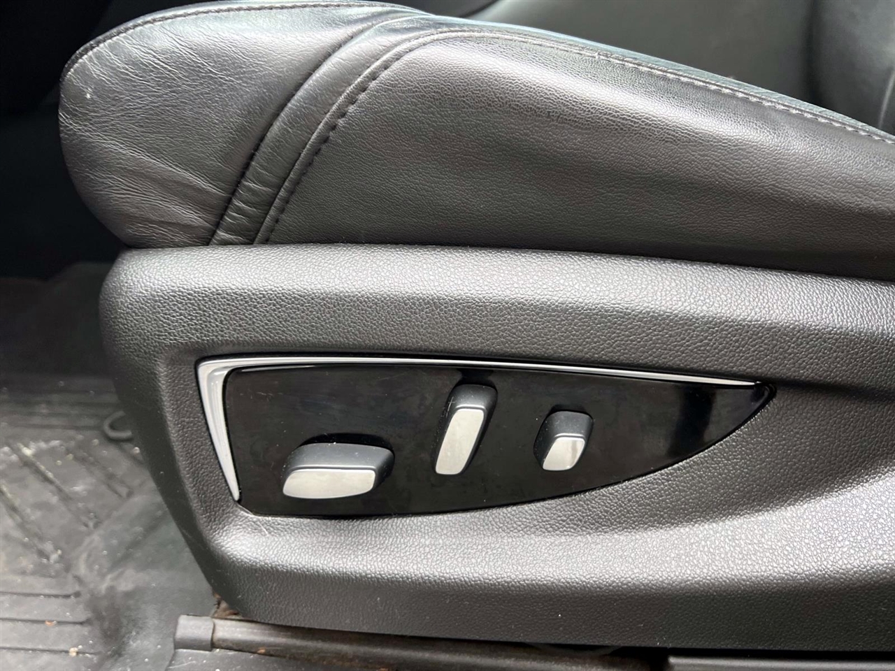 Cadillac Escalade 4WD 4dr Premium Luxury 2020