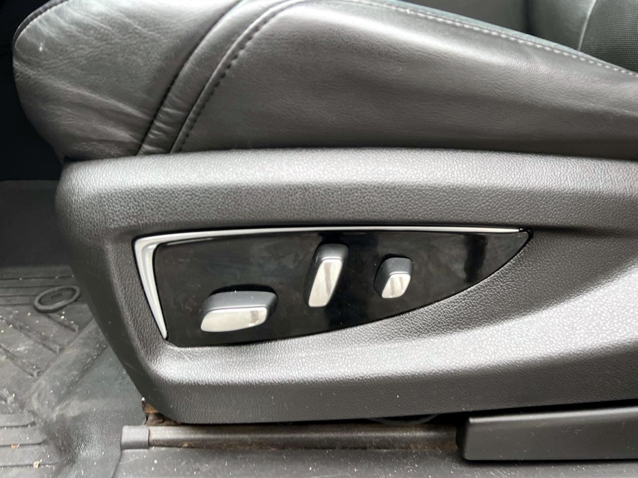 Cadillac Escalade 4WD 4dr Premium Luxury 2020