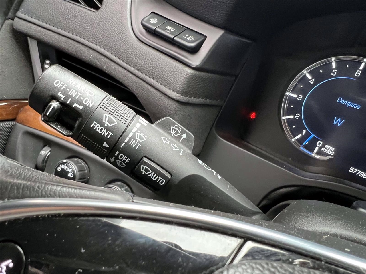 Cadillac Escalade 4WD 4dr Premium Luxury 2020