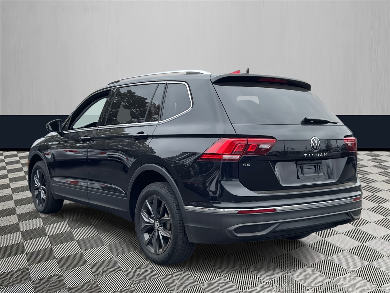 Volkswagen Tiguan 2.0T Wolfsburg Edition FWD 2024