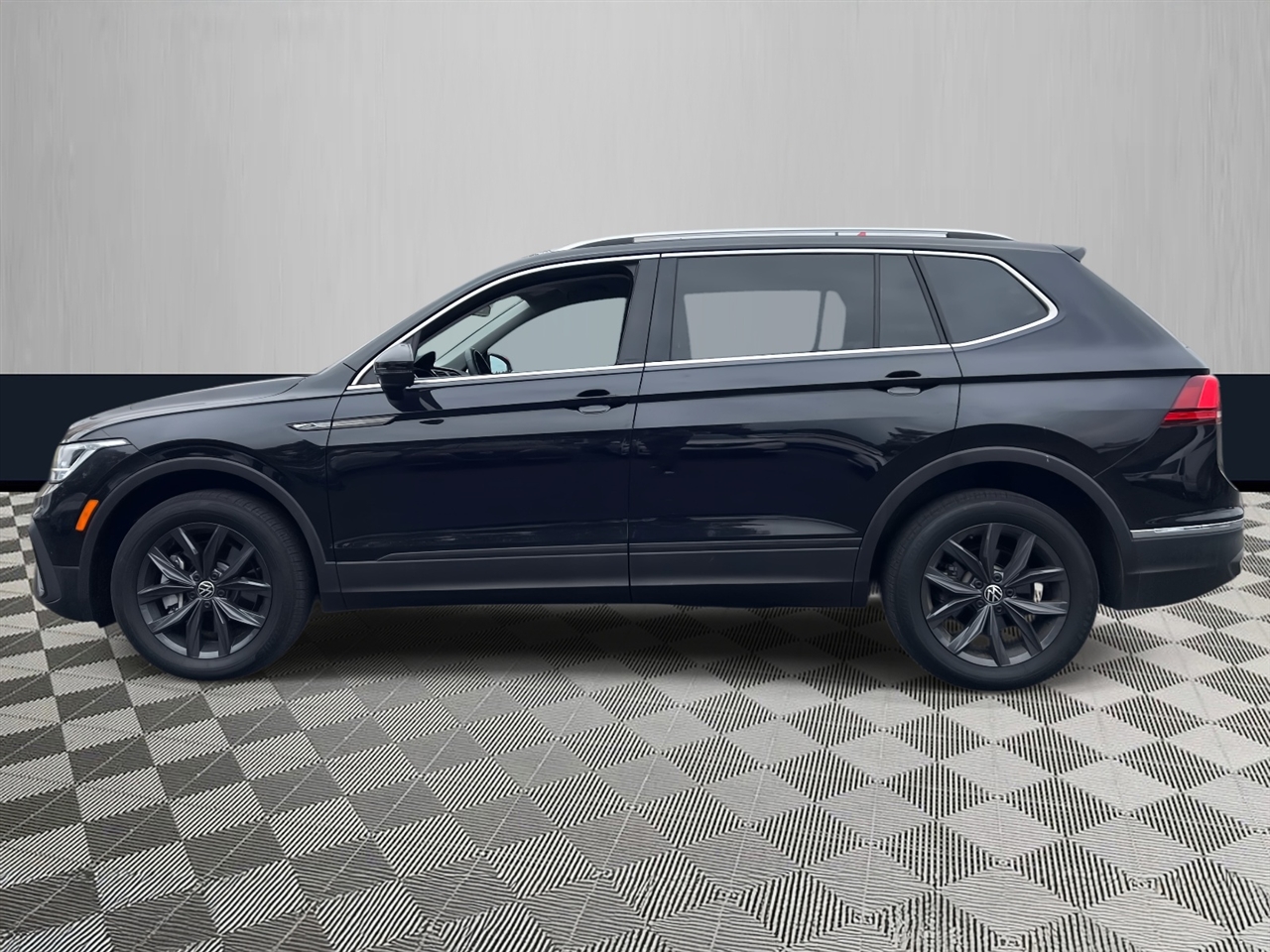 Volkswagen Tiguan 2.0T Wolfsburg Edition FWD 2024