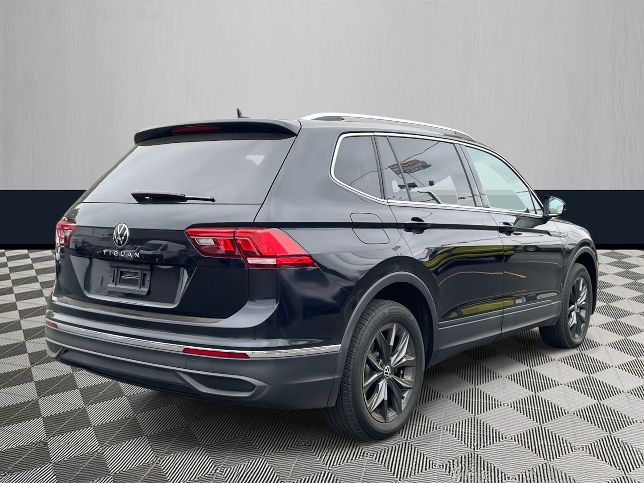 Volkswagen Tiguan 2.0T Wolfsburg Edition FWD 2024