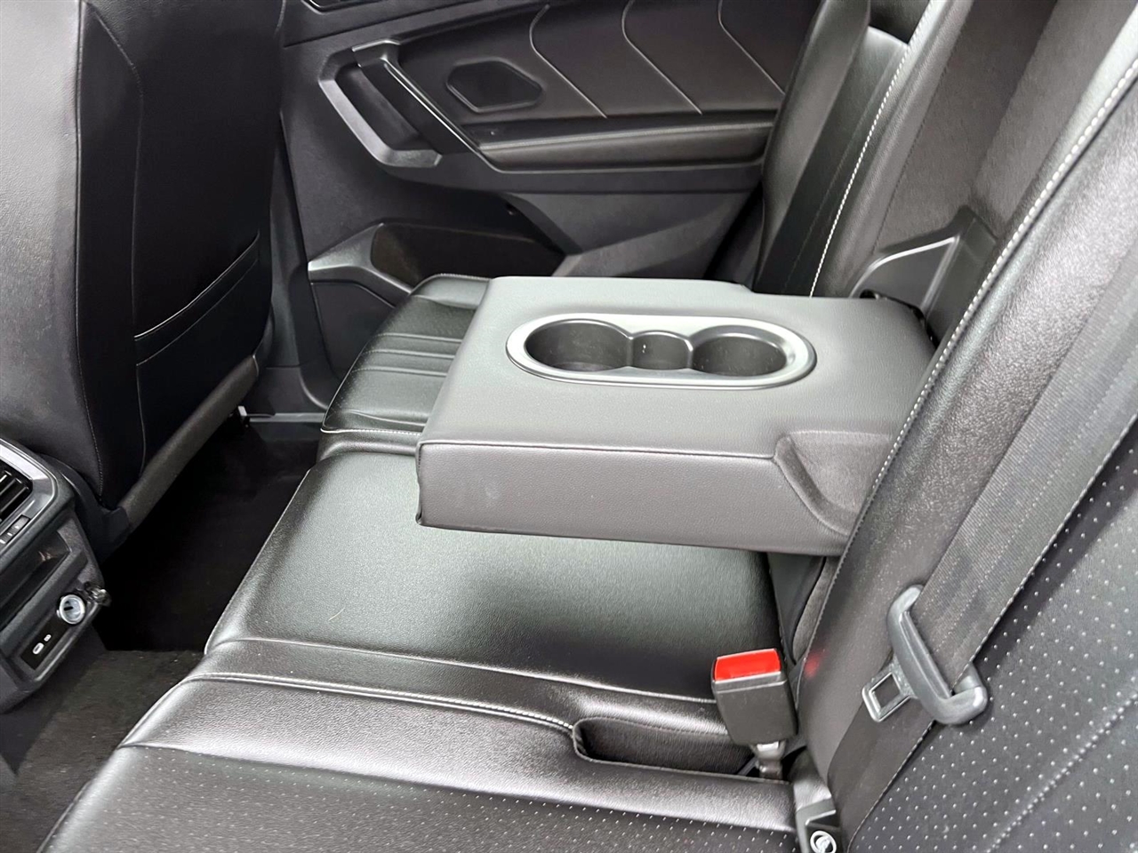 Volkswagen Tiguan 2.0T Wolfsburg Edition FWD 2024