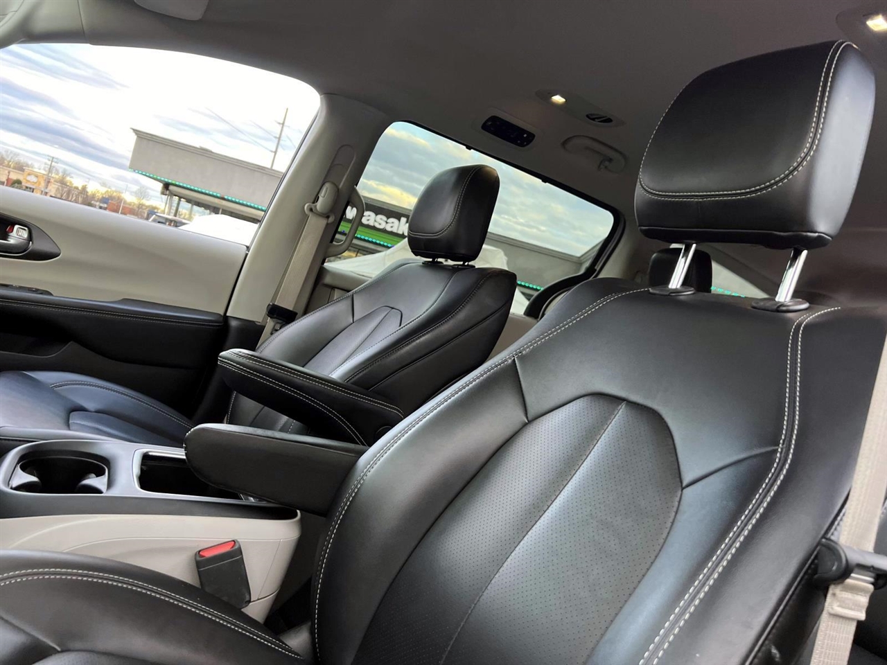 Chrysler Pacifica Touring L FWD 2024