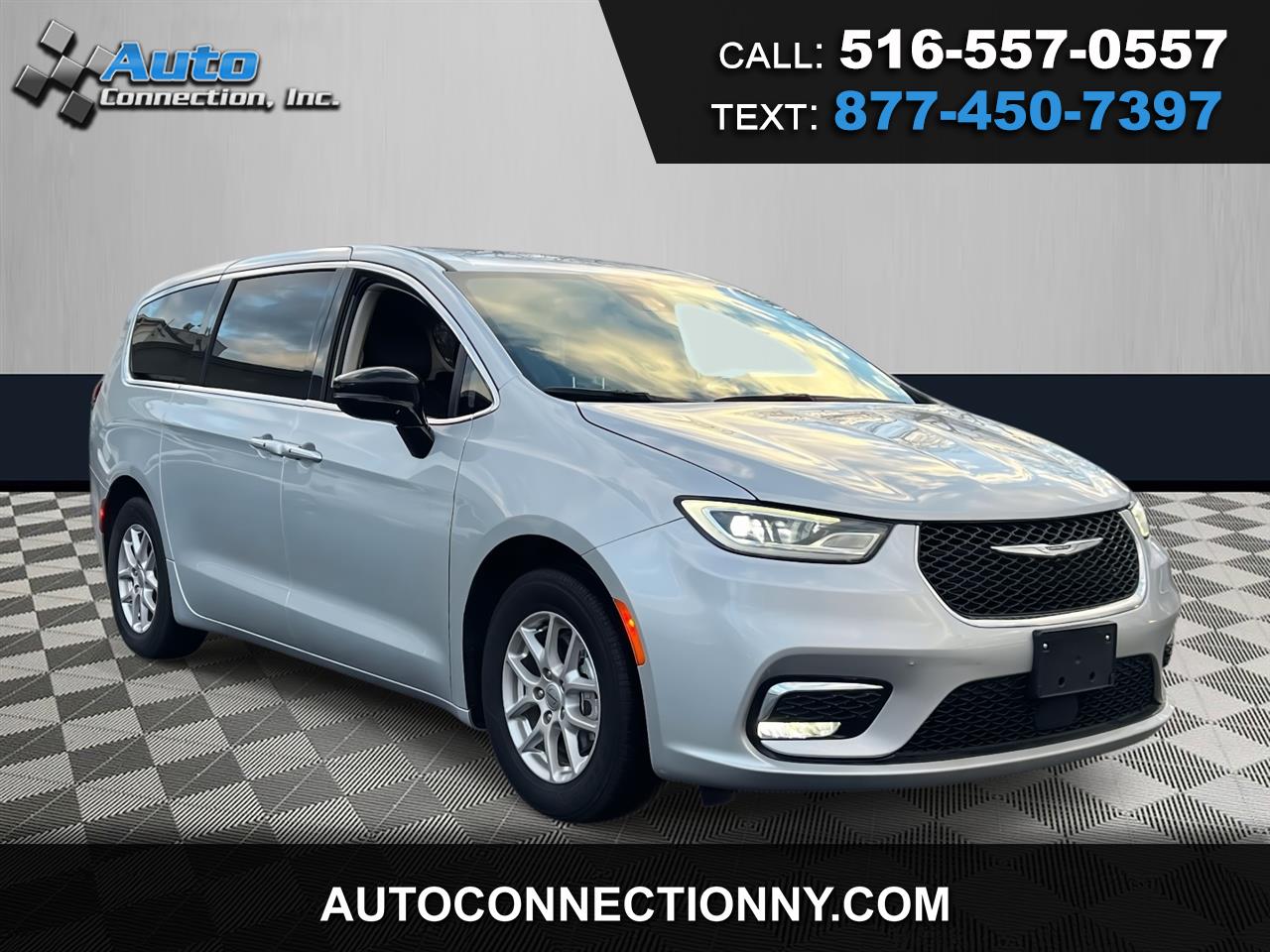 Chrysler Pacifica Touring L FWD 2024