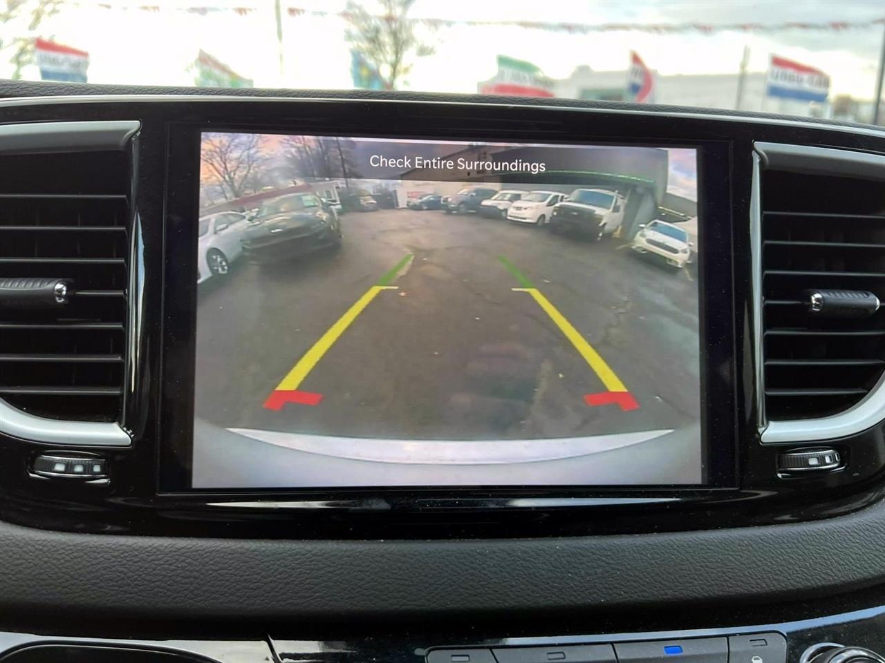 Chrysler Pacifica Touring L FWD 2024