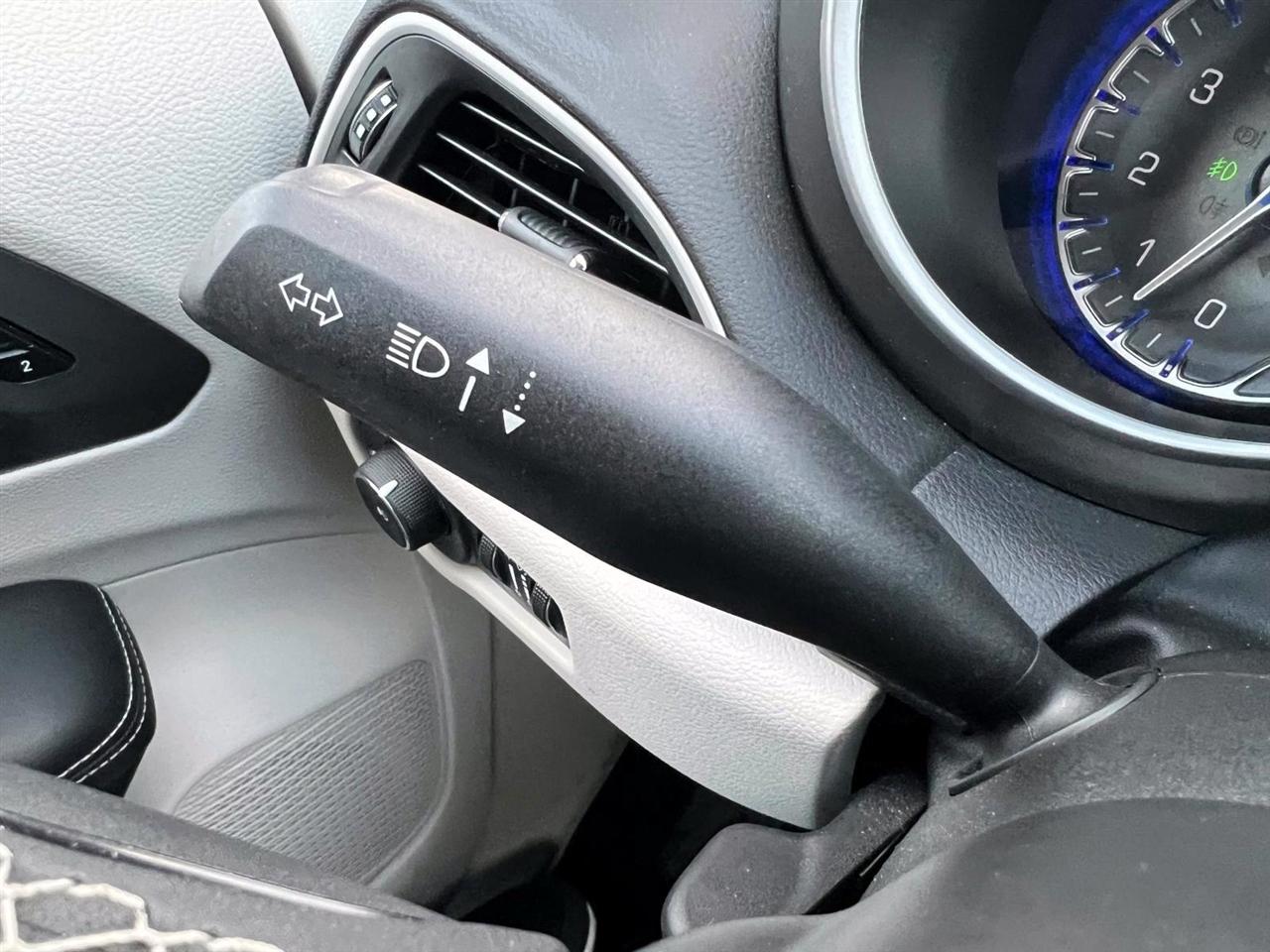 Chrysler Pacifica Touring L FWD 2024