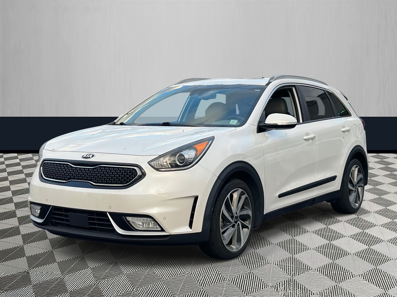 Kia Niro Touring FWD 2019