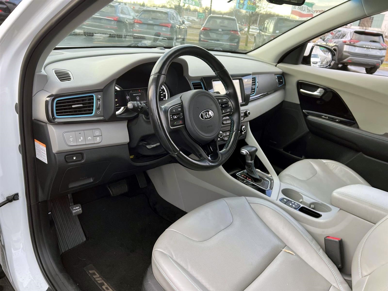 Kia Niro Touring FWD 2019