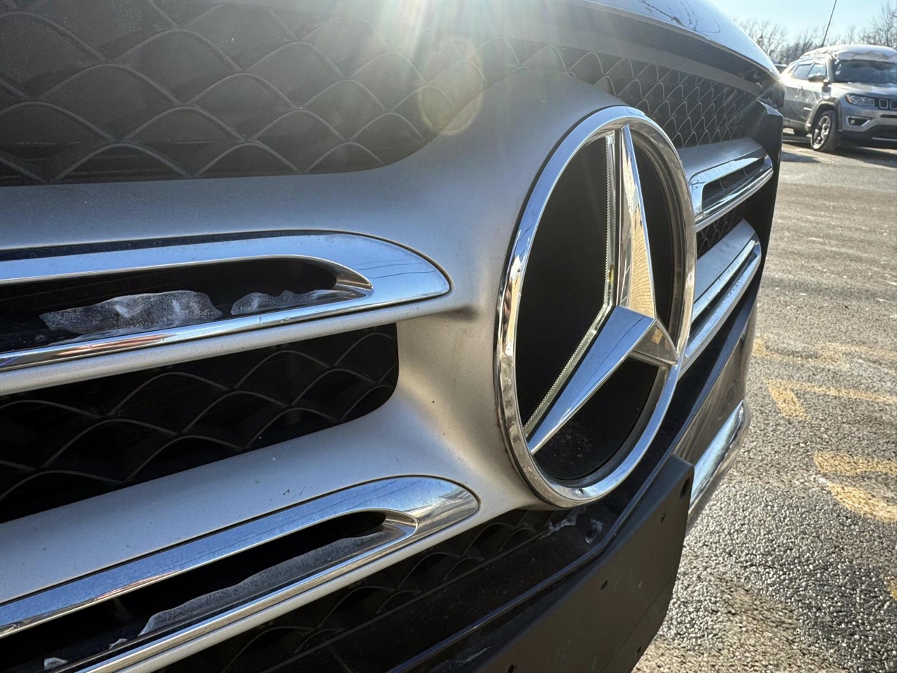 Mercedes-Benz GLC GLC 300 4MATIC SUV 2017