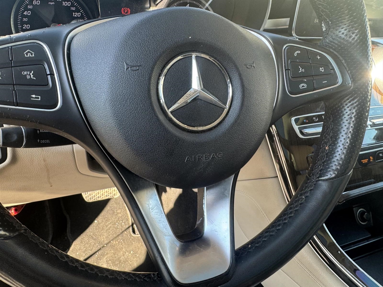 Mercedes-Benz GLC GLC 300 4MATIC SUV 2017