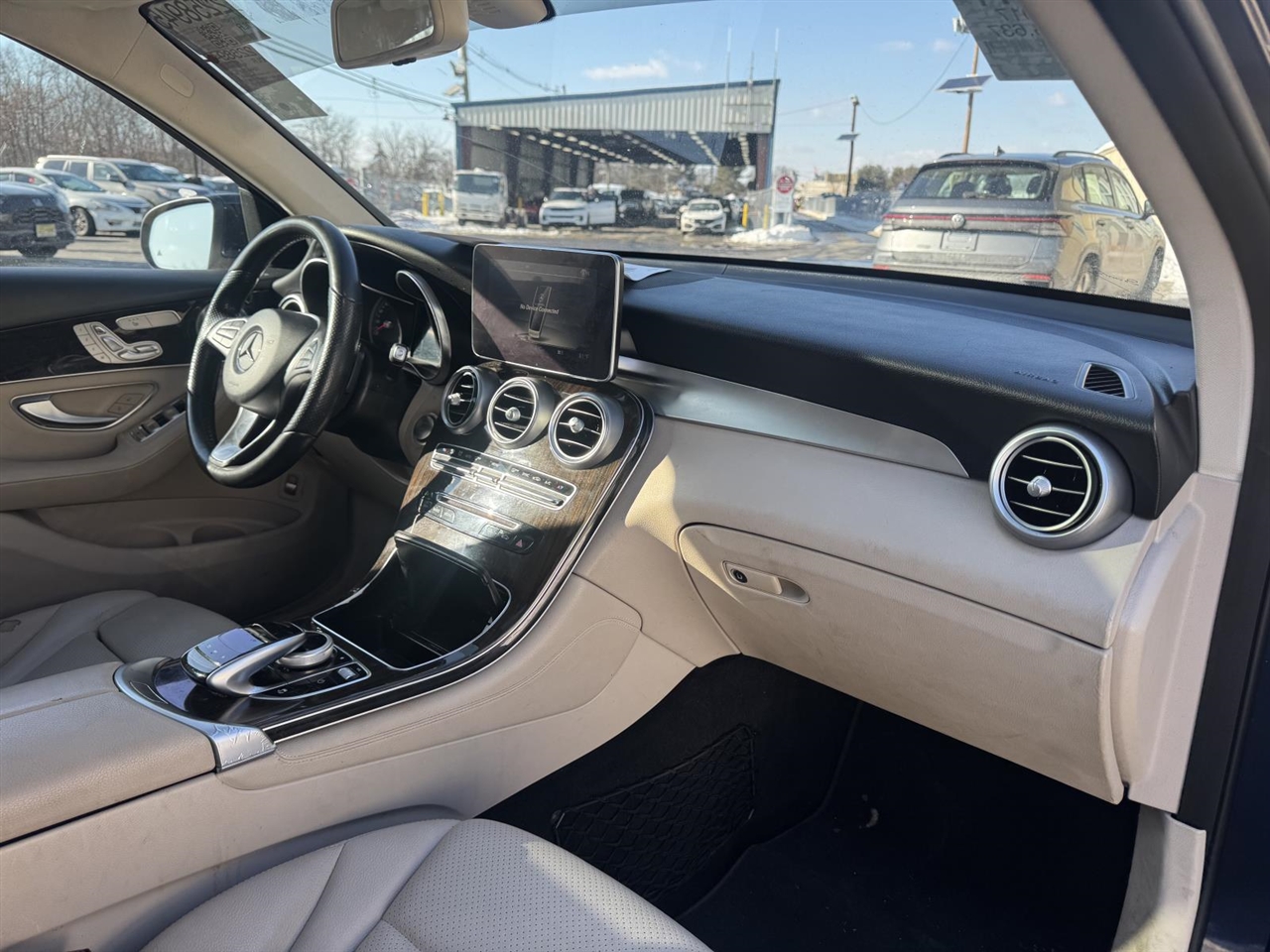 Mercedes-Benz GLC GLC 300 4MATIC SUV 2017