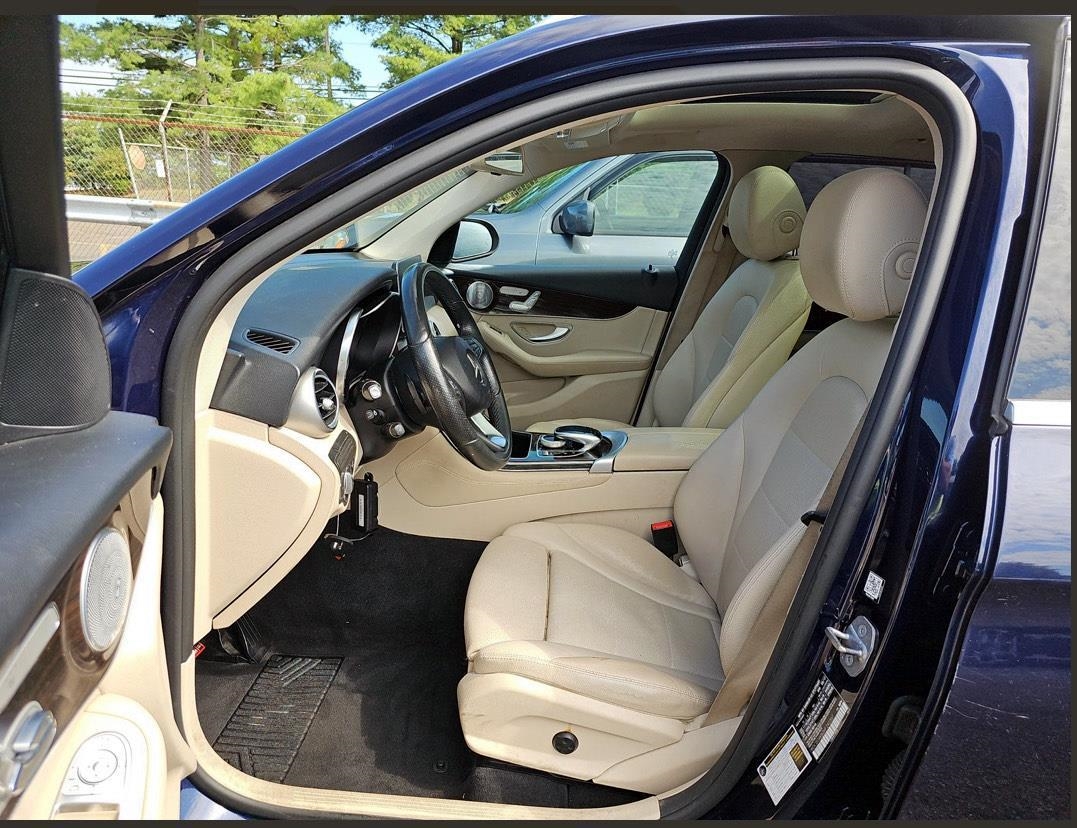 Mercedes-Benz GLC GLC 300 4MATIC SUV 2017