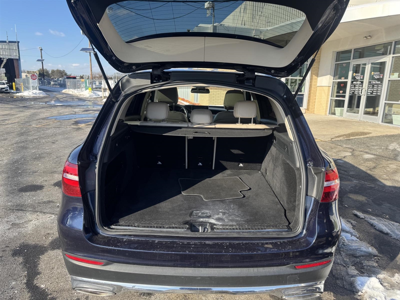 Mercedes-Benz GLC GLC 300 4MATIC SUV 2017