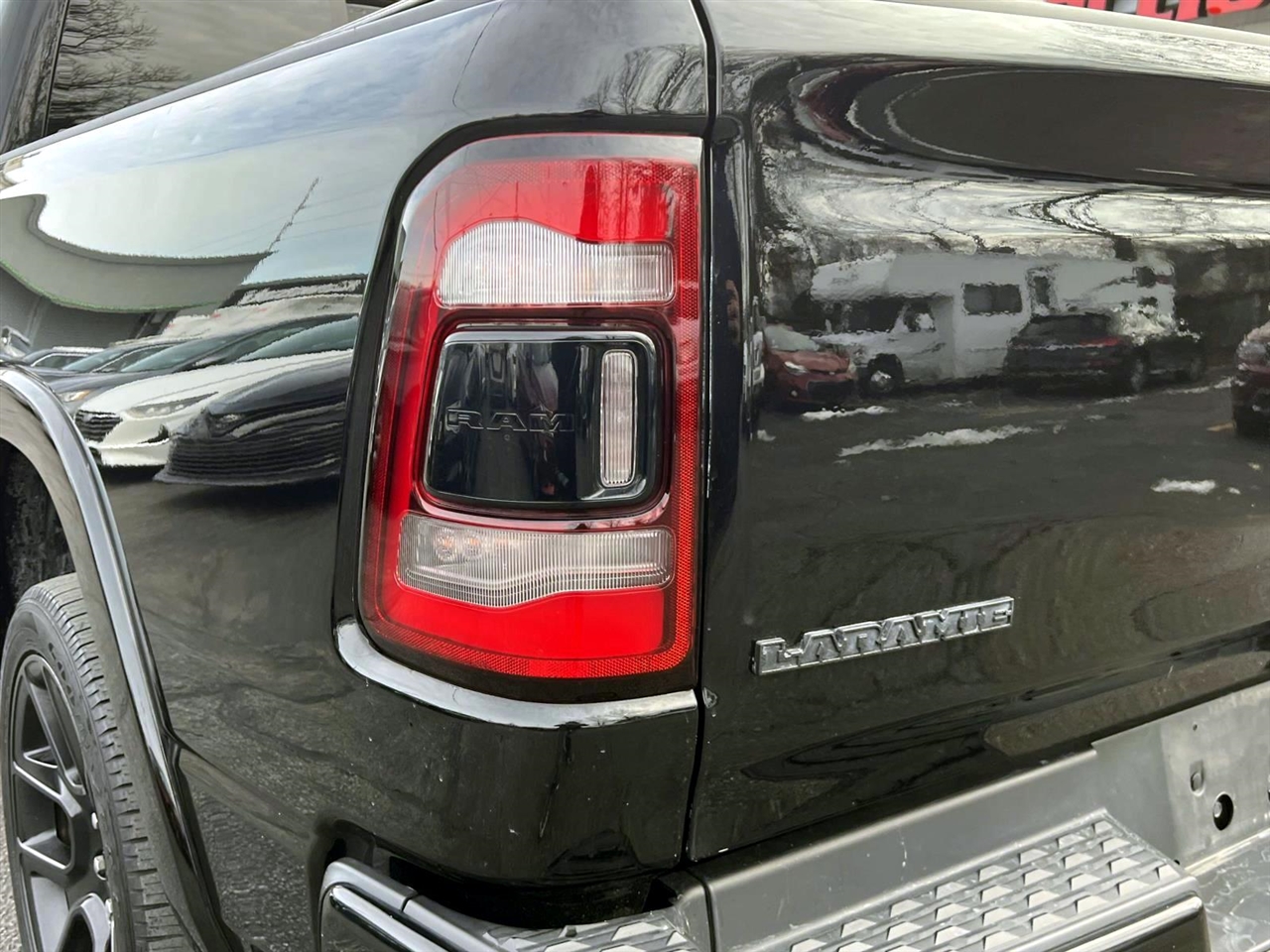 RAM 1500 Laramie 4x4 Crew Cab 5'7" Box 2021