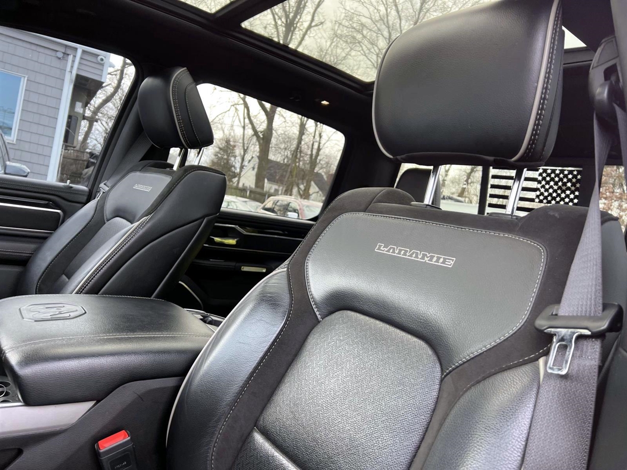 RAM 1500 Laramie 4x4 Crew Cab 5'7" Box 2021