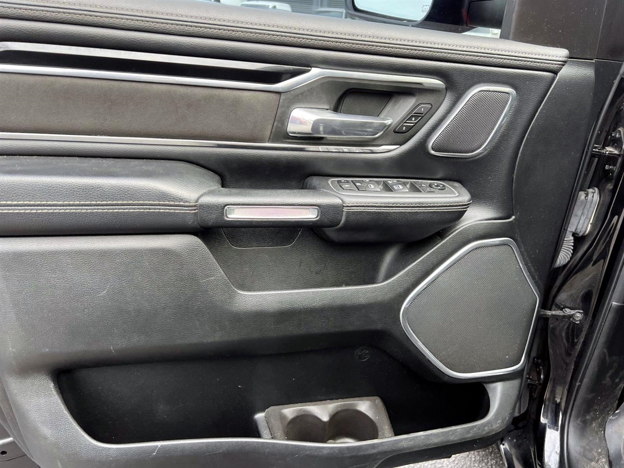 RAM 1500 Laramie 4x4 Crew Cab 5'7" Box 2021