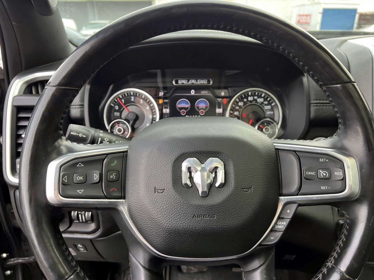 RAM 1500 Laramie 4x4 Crew Cab 5'7" Box 2021