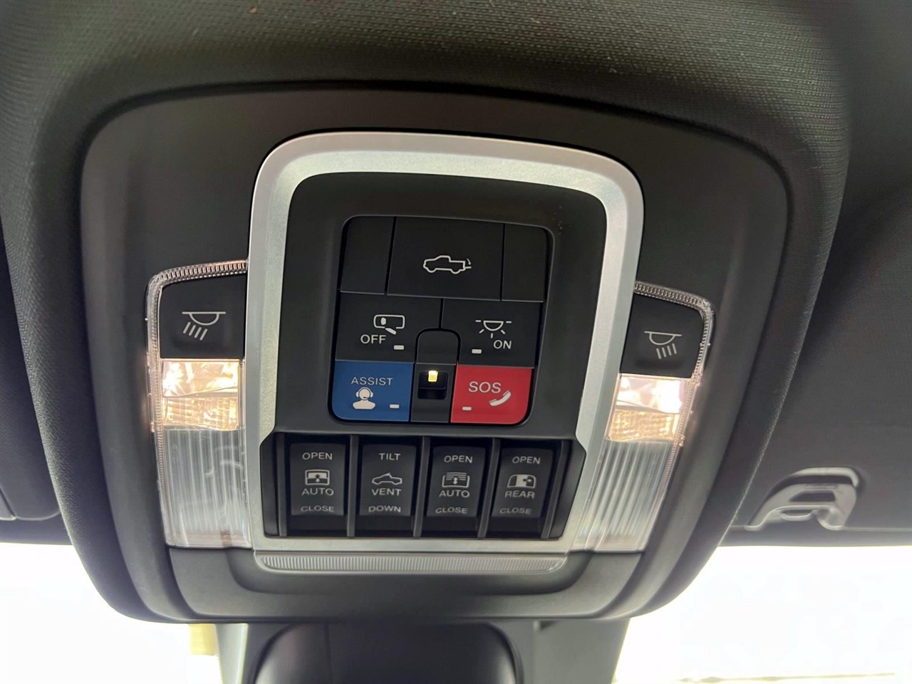 RAM 1500 Laramie 4x4 Crew Cab 5'7" Box 2021