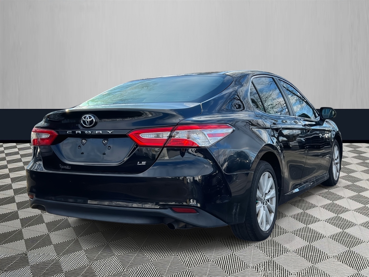 Toyota Camry XLE Auto (Natl) 2018