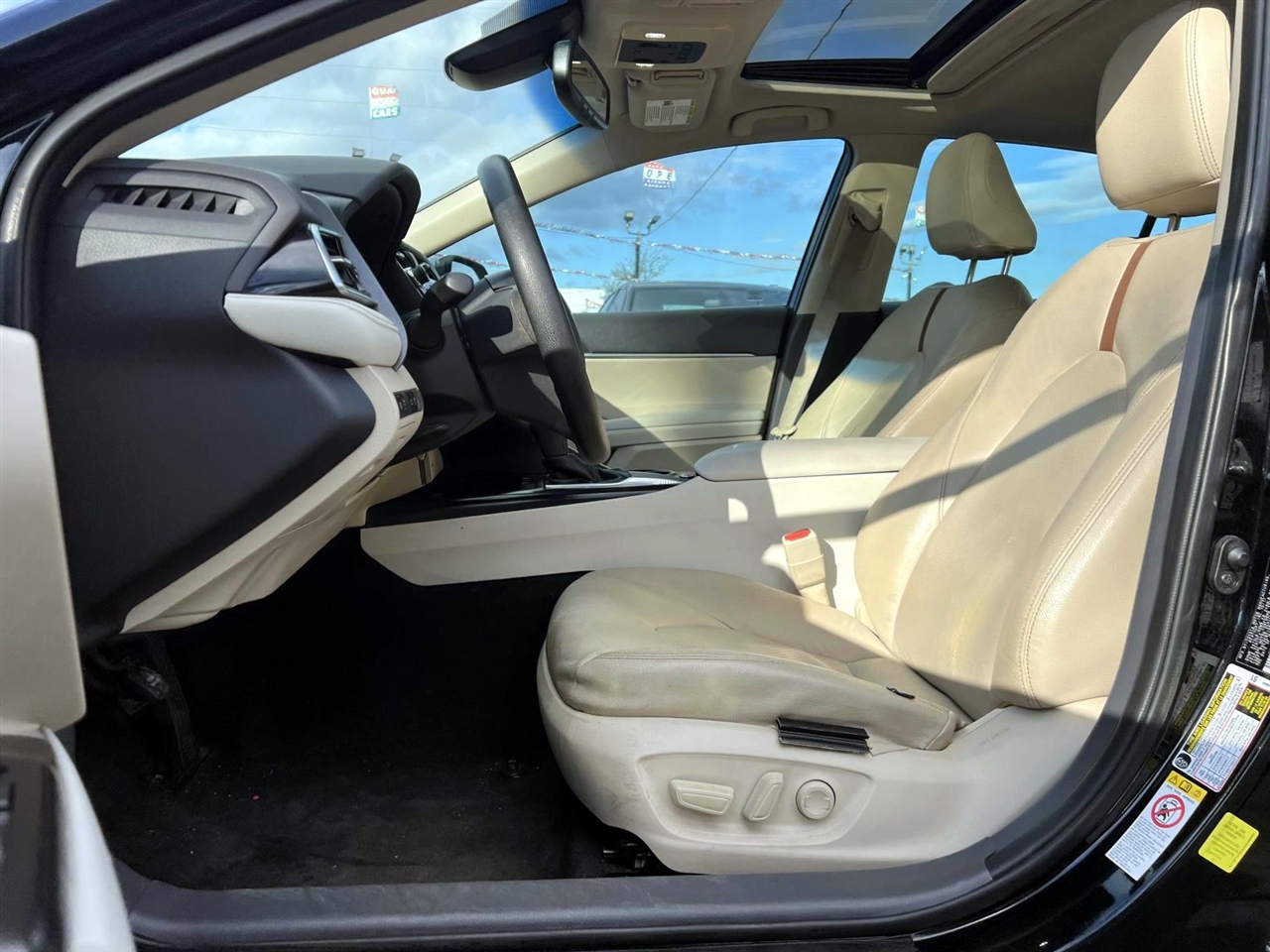 Toyota Camry XLE Auto (Natl) 2018