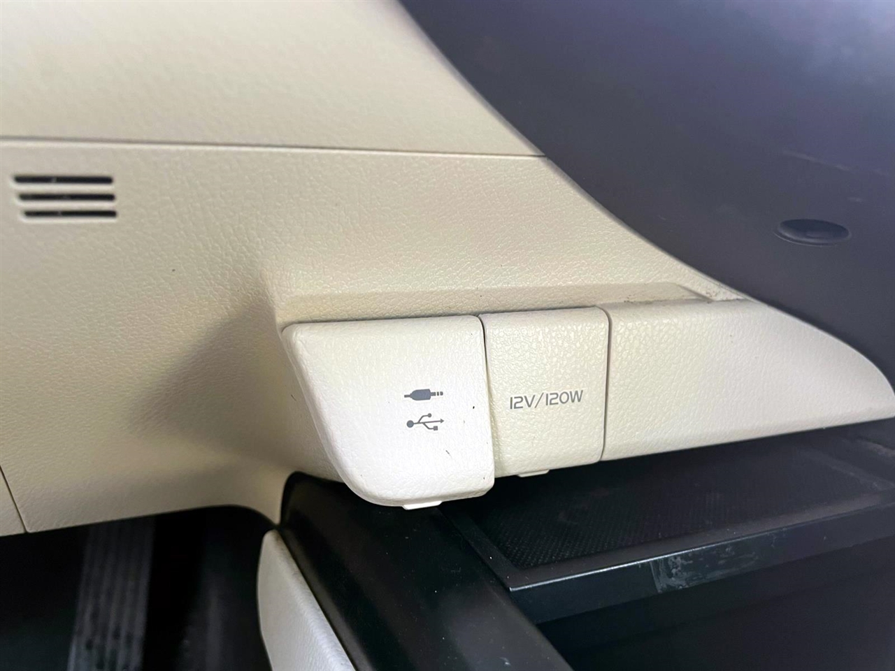 Toyota Camry XLE Auto (Natl) 2018