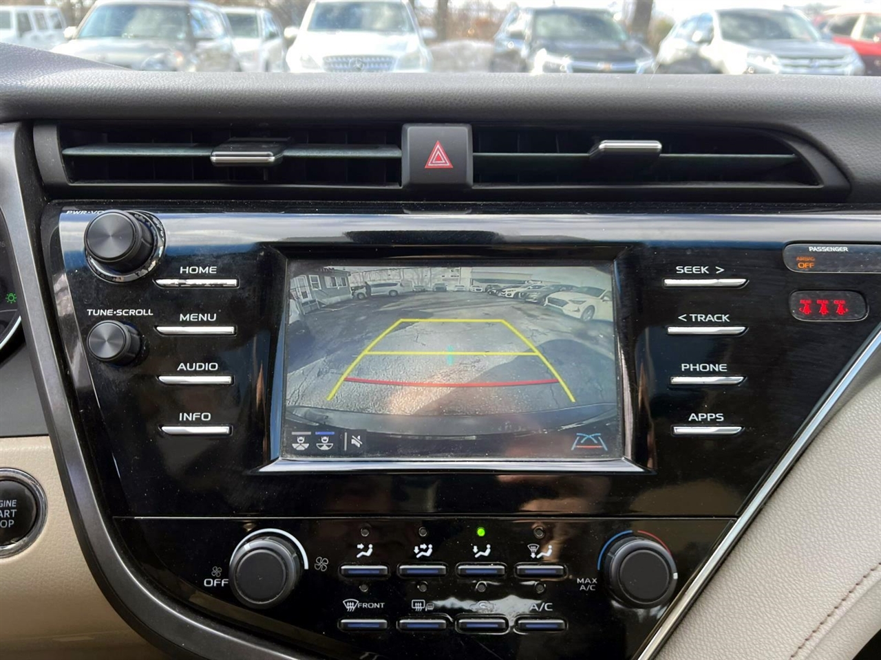 Toyota Camry XLE Auto (Natl) 2018