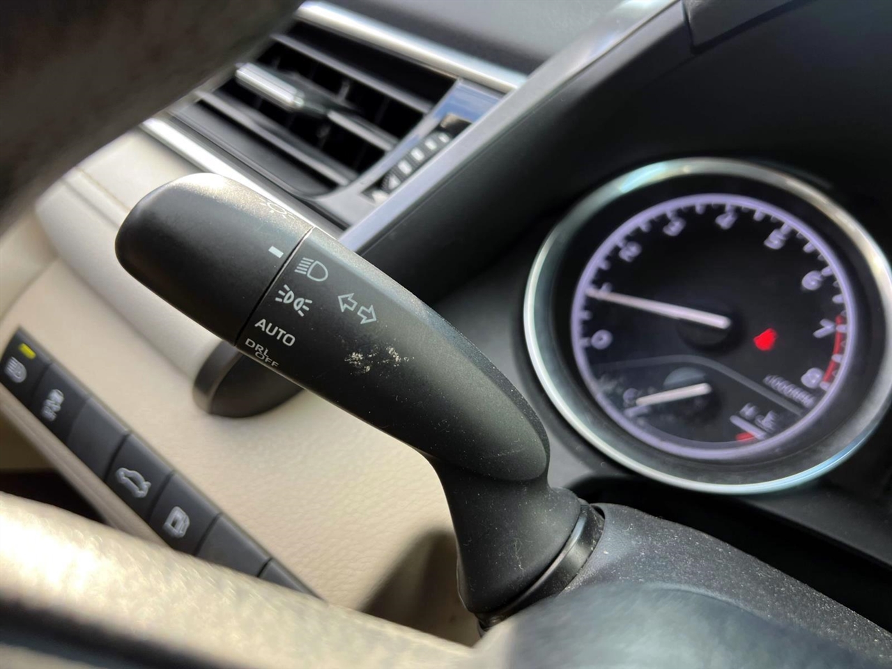 Toyota Camry XLE Auto (Natl) 2018