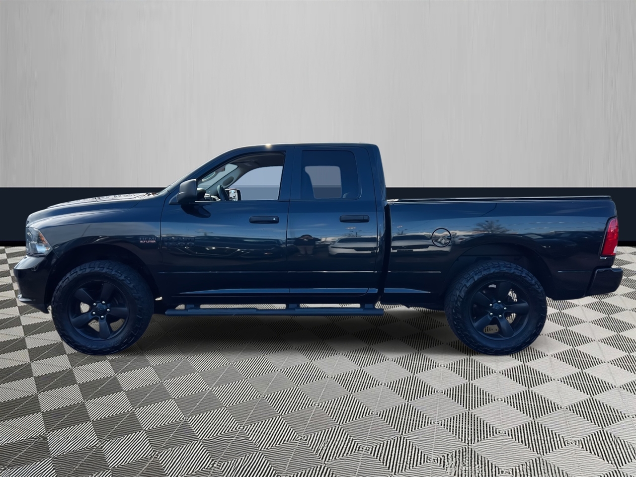RAM 1500 Express 4x4 Quad Cab 6'4" Box 2018